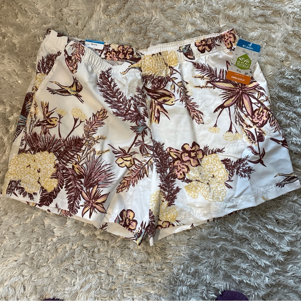 Columbia Women's Floral Print Shorts - Cream and Brown